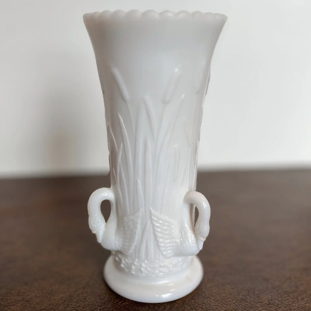 Vintage Westmoreland Vase White Milk Glass with Swans and Cattails